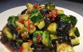 香脆可口，健康美味——以蒜香黄瓜片为主题的菜肴制作方法（15道做法，让你轻松制作美味蒜香黄瓜片）