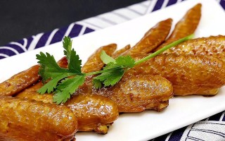 瑞士美食的代表——瑞士鸡翅的制作方法（传统口感，美味与健康兼备）
