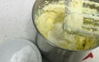 用雪域牛乳芝士制作的美味蛋糕（以雪域牛乳芝士蛋糕的做法为主题，分享一道简单易学的蛋糕食谱）