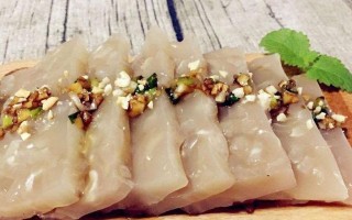 三色皮冻的制作方法（传统美食，口感鲜美）