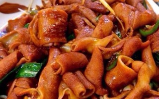 私房辣炒鸭肠（掌握做法，让你也能轻松做出道地的川菜美食！）