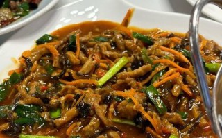 云南特色菜的做法（探寻云南餐桌的美食文化）
