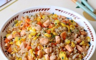 掌握这道鲜蔬蛋炒饭，轻松搞定美味早餐（健康美味的鲜蔬蛋炒饭，教你如何做出口感好、颜值高的炒饭）