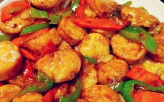 美味可口的虾仁什锦炖日本豆腐（家庭厨房里的小清新美食）