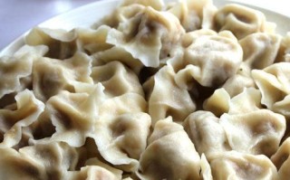 用胡萝卜点缀的羊肉水饺（学会如何制作出这种美味的佳肴，让你的家人和朋友都大饱口福）