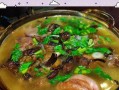 榛蘑炖鸡腿，营养美味一锅烹（家常味道，营养搭配，挑战你的味蕾）