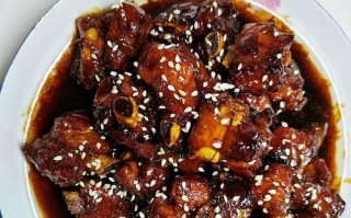 学做糖醋排骨——用土豆版口感更佳（传统美味升级，用土豆让排骨更香更嫩）