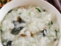 健康饮食（美味又营养的瘦肉茄子粥，轻松做出健康早餐！）