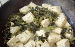 用降火的方式享受美食，豆腐嫩滑，汤汁鲜美！（用降火的方式享受美食，豆腐嫩滑，汤汁鲜美！）