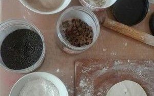 手工制作芝麻花生糖三角（学会制作这道传统美食，让口感与健康并存）