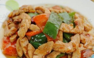 猪心腰花炒蒜苗，营养又美味（如何做出口感煮熟、味道鲜美的猪心腰花炒蒜苗？）