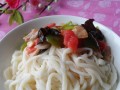 油泼面拉条子的制作方法（学会制作美味的油泼面，让你感受中国传统美食的魅力）