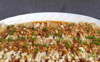 简单美味！午餐肉蒸金针菇的做法（健康快手美食，让你每天都是好心情）