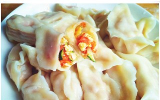 鲜美可口的西红柿鸡蛋馅饺子（传统美味的家常饺子，做法简单易学）