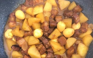 以家常的土豆和瘦肉为主角，让你的餐桌更香甜（以家常的土豆和瘦肉为主角，让你的餐桌更香甜）