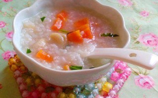 小胡萝卜鸭腿粥的做法（一道美味又营养的家常粥）