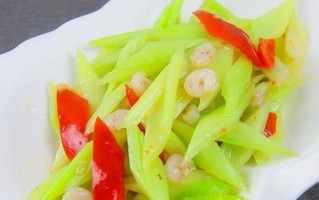 教你如何做出美味可口的以西芹炒虾仁（简单易学，让你秒变厨神）