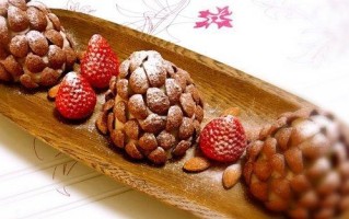 松果美食指南（从采摘到烹饪，一次探索松果的美味之旅）