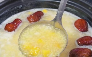 营养又美味的以什锦蔬菜小米粥（健康素食，轻松自制）