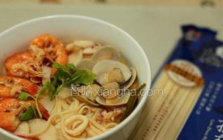 五木面条，传承百年的美味佳肴（口感丝滑，营养丰富，让你爱不释口）