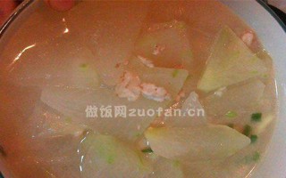 夏日健康美味冬瓜汤（用清凉冬瓜润肺解暑，夏日必备养生汤）