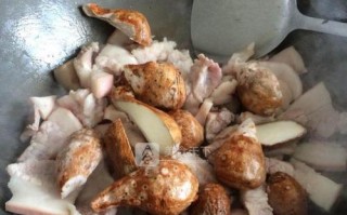 家常美味，五花肉烧芋仔（香气四溢，咸鲜入味，亲朋好友夸不停）