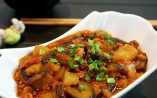 学会制作天津老味烧茄子（重温家乡味道，一口回味的美食）