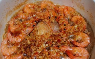 蒜蓉粉丝虾仁煲的做法（家常美食）