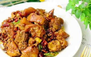 香辣肘子的制作方法（体验美食文化的精髓）