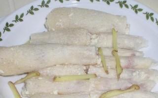 鲜虾豆腐酿竹荪的家常做法（让你在家也能轻松做出美味佳肴）