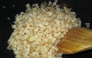 五彩藕丁的做法（色香味俱佳的家常菜）
