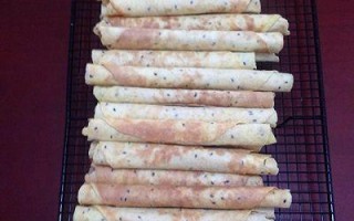 自制薄脆鸡蛋卷，让你随时享受美味（简单易学，轻松DIY，健康好味）