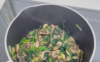 菠菜肉松饼，营养美味又简单（15个步骤教你制作健康美味的菠菜肉松饼）