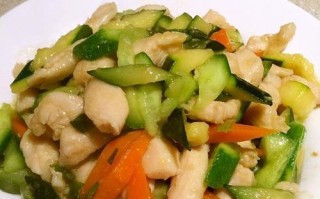 以鱼肉炒杂菜，做出健康美味（宜家厨房，一锅轻松搞定）