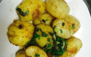 美味可口的孜然椒盐小土豆（简单易做的下酒佳品）