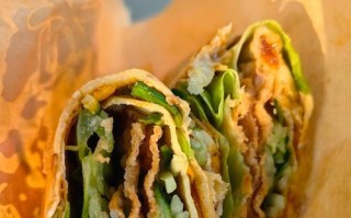 杂粮煎饼果子制作全攻略（健康美味的早餐首选）
