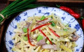 鲜笋肉丝的制作方法（健康营养的家常美食）