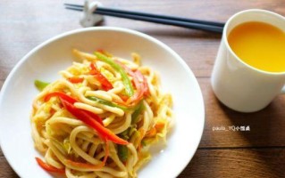 素味炒乌冬面（健康美味的素食主食）