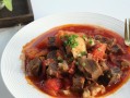 营养炖牛肉，口感鲜美（家庭美食，健康养生）