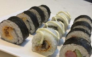 美味可口的寿司炒饭卷（用寿司卷出不一样的炒饭体验，让你的味蕾瞬间飞升！）