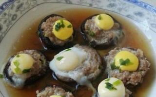 香菇蒸肉末的做法（口感鲜美、营养丰富，家庭必备菜肴）