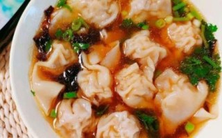 如何制作鲜美的鲜肉虾仁小馄饨（学习制作小馄饨，享受鲜嫩口感）