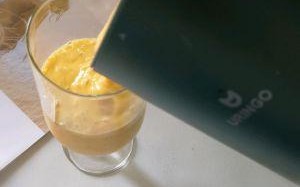 爽口香蕉青瓜奶昔的制作方法（清爽健康，营养又美味的夏日饮品）