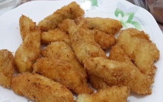 香炸苹果圈的做法（用苹果和香料制作的美味饼干）