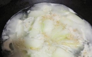 咸蛋冬瓜汤，清爽解暑的美味佳肴