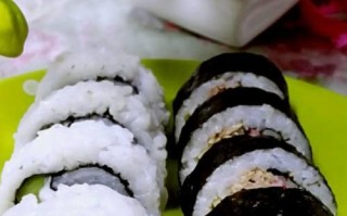 教你制作美味玉米金枪鱼寿司（用简单步骤制作味道绝佳的寿司，享受美食之旅）