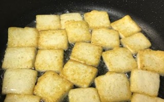 蒜蓉蒸豆腐的做法（简单易学，营养美味）
