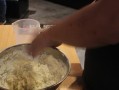 如何制作美味的顺风腊肠卷（一步步教你打造口感鲜美的腊肠卷）