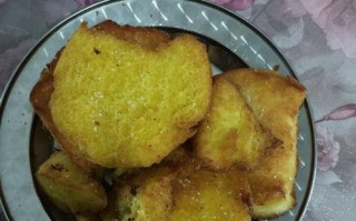 油炸馒头片的制作方法（口感酥脆，做法简单，适合家庭制作）
