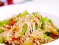 邂河蟹逅金针菇大放异彩（怎样搭配才能更好的呈现美食魅力？）